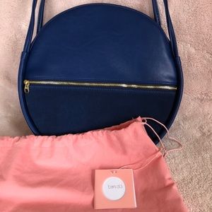 ban.do amigo bag navy blue